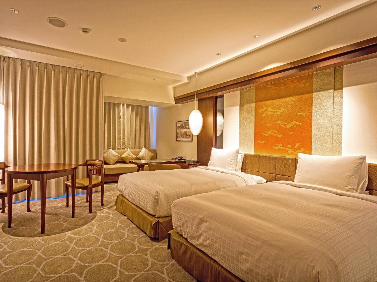 Okinawa Exes Naha Hotel Bagian luar foto