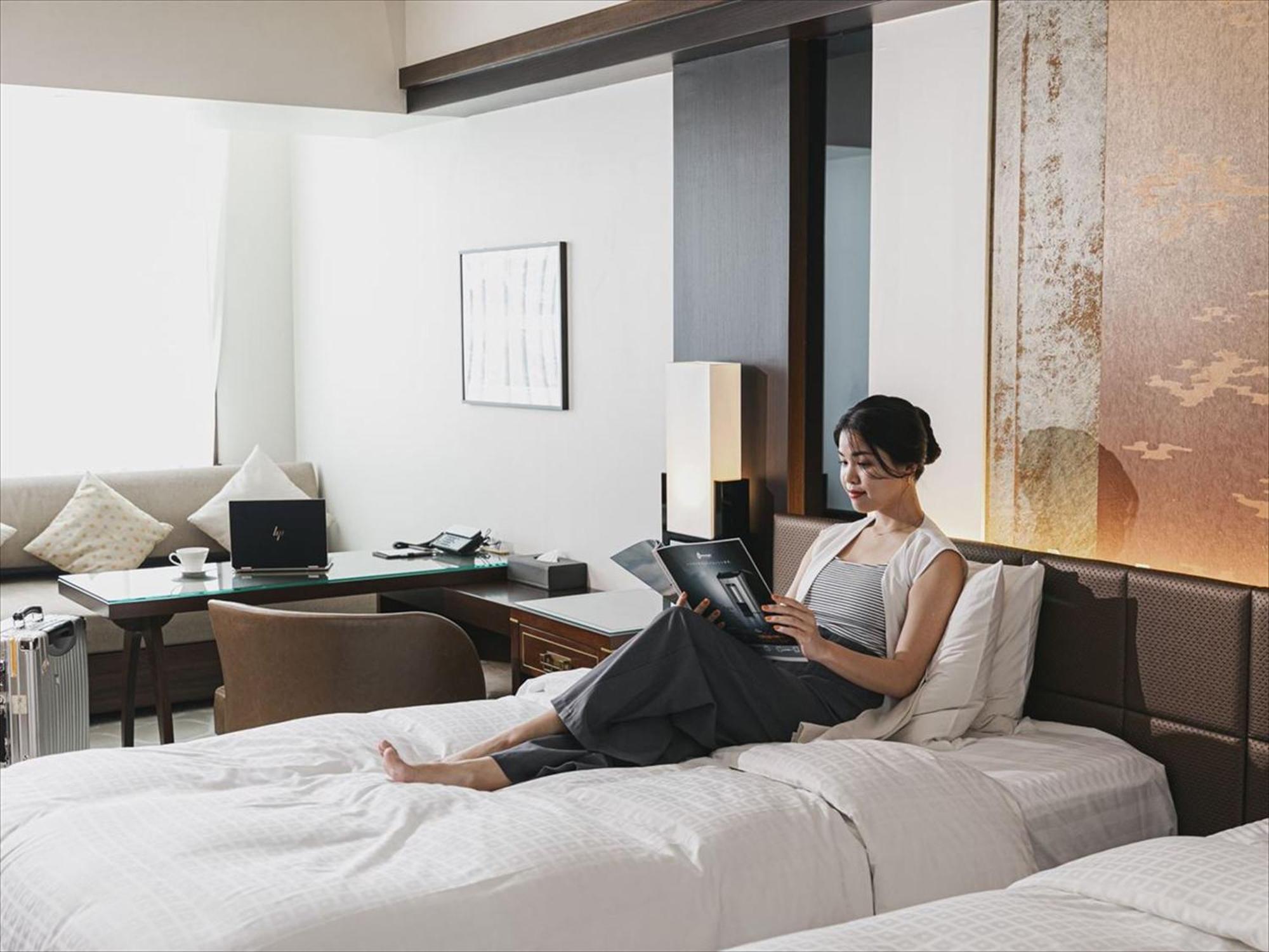 Okinawa Exes Naha Hotel Bagian luar foto